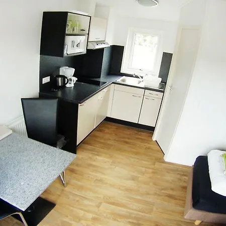 Studio-lissabon-mit-terrasse-grill-seeblick Apartment *